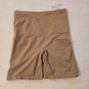 YITTY Shapewear 1X 2X NWT Sculpting High Waist Shorts Nude Seamless Smoothing.
